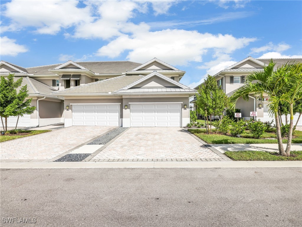 257 Indies Dr E #102 Naples FL 34114 225074568 image1