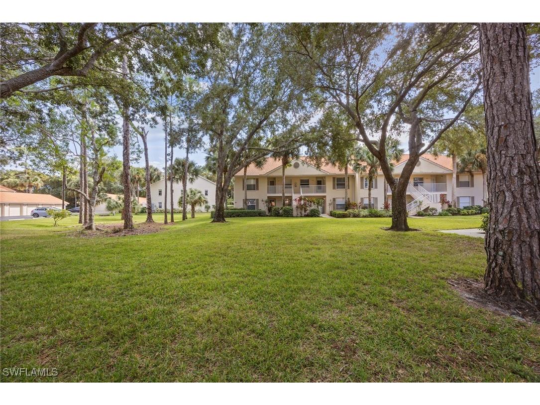 257 Robin Hood Circle #101 Naples FL 34104 225080315 image1
