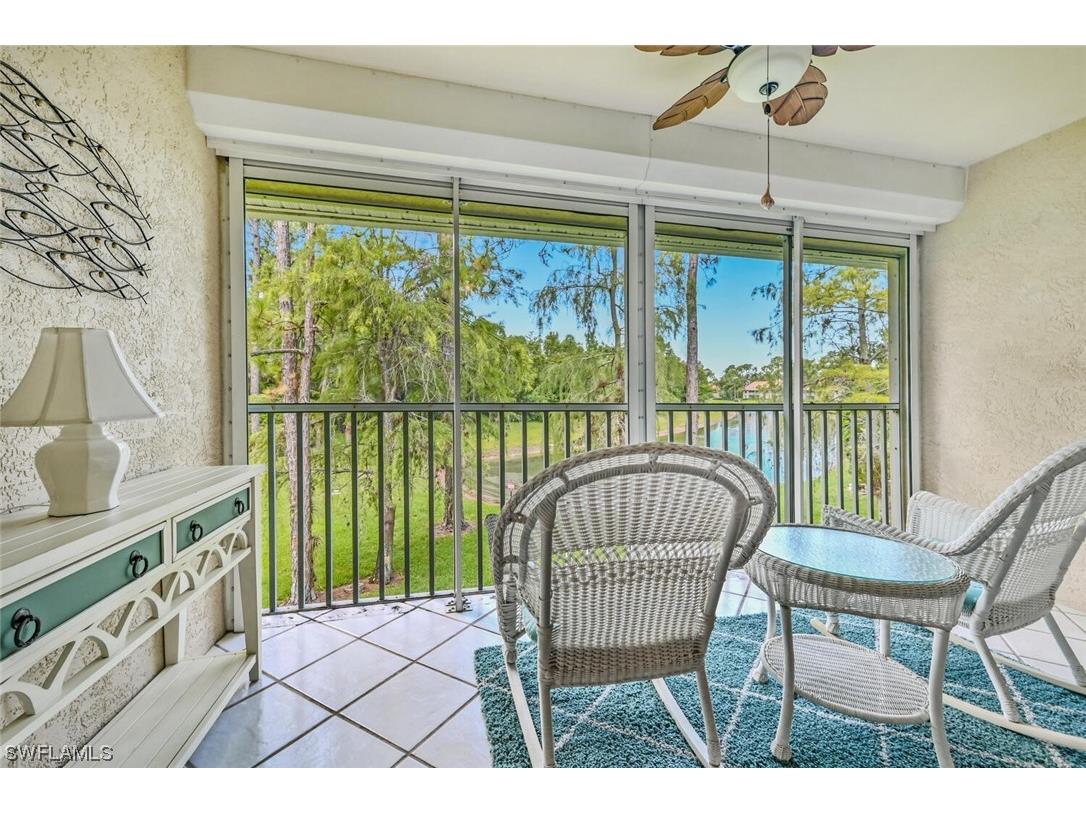 257 Robin Hood Circle #8-201 Naples FL 34104 223051247 image1