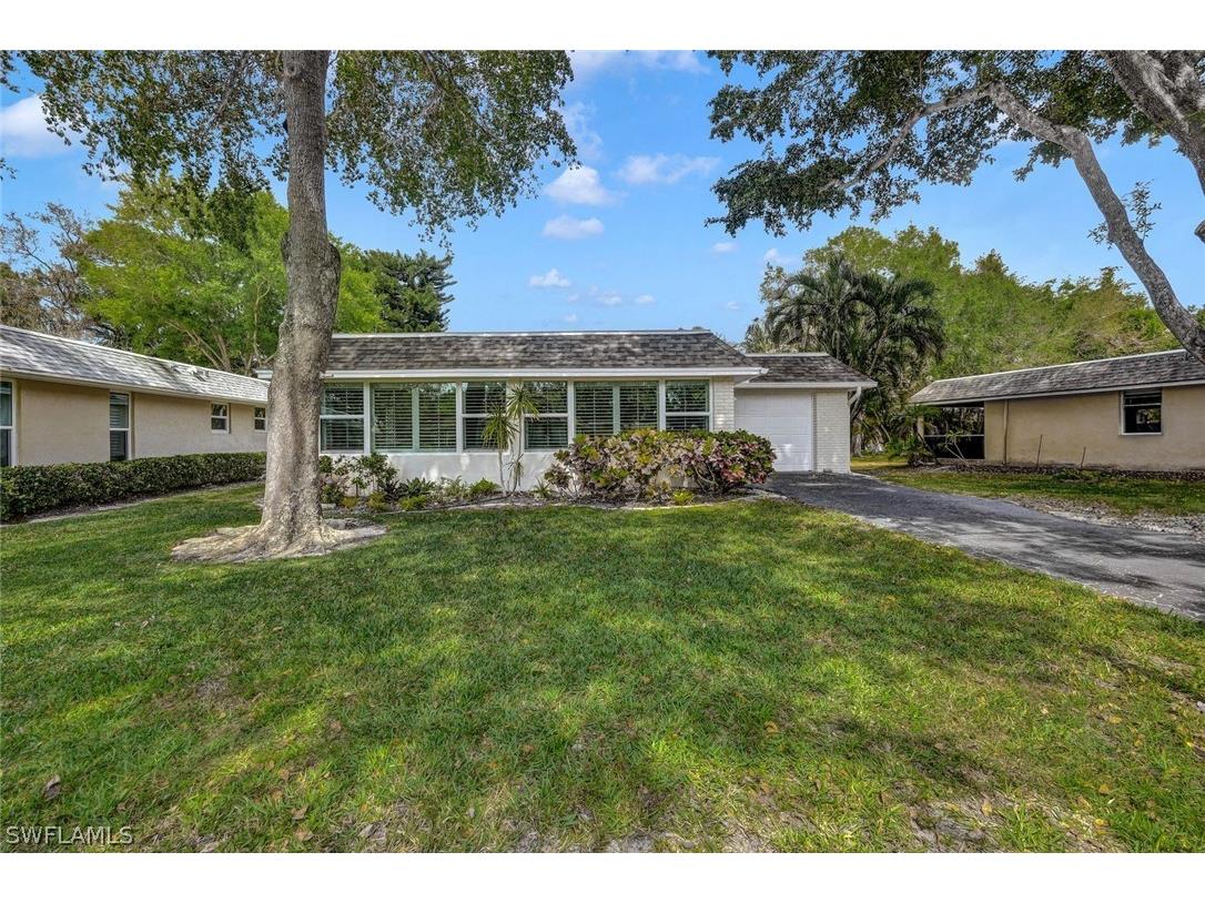 257 Yorkshire Court #7 Naples FL 34112 224022167 image1
