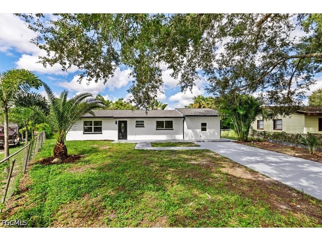 2570 Charleston Park Drive #APT Alva FL 33920 2026025304 image2