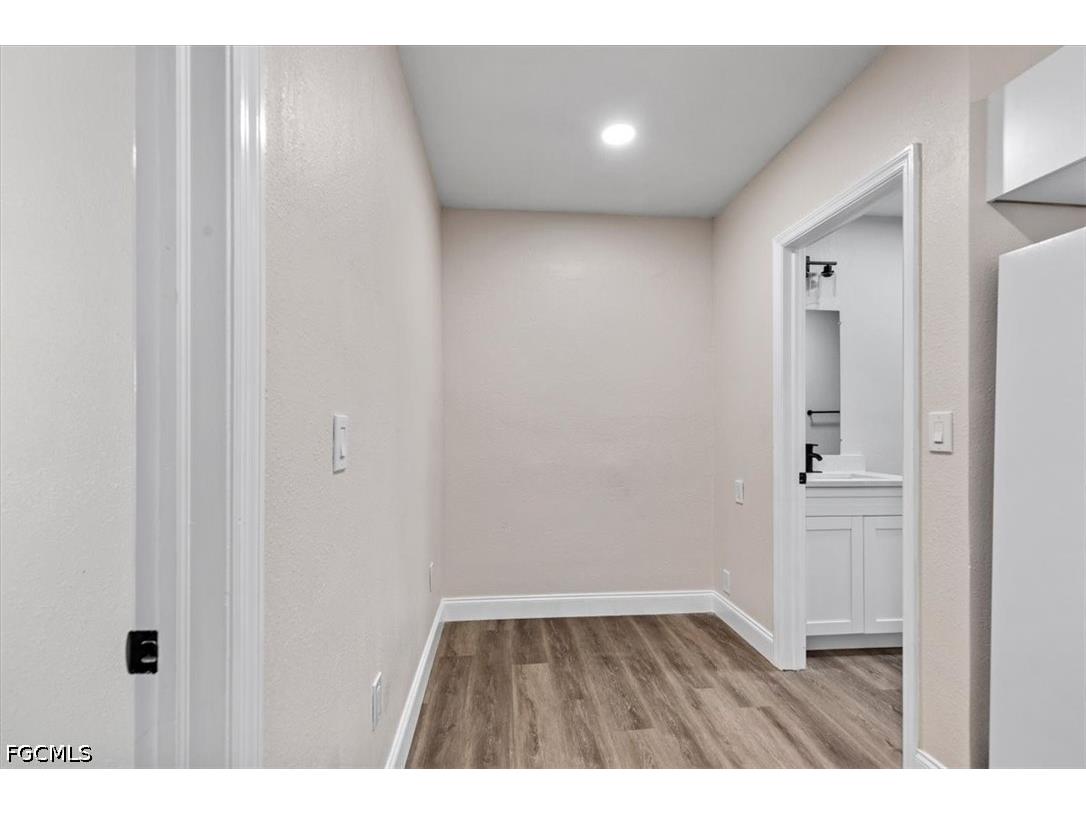 2570 Charleston Park Drive #APT Alva FL 33920 2026025304 image5
