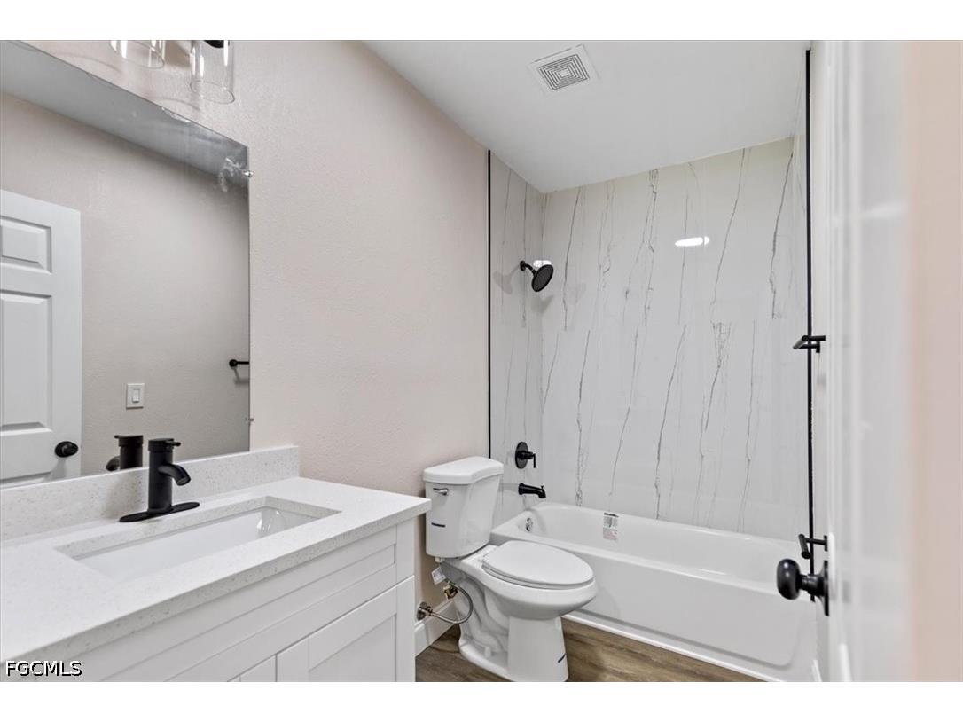 2570 Charleston Park Drive #APT Alva FL 33920 2026025304 image6