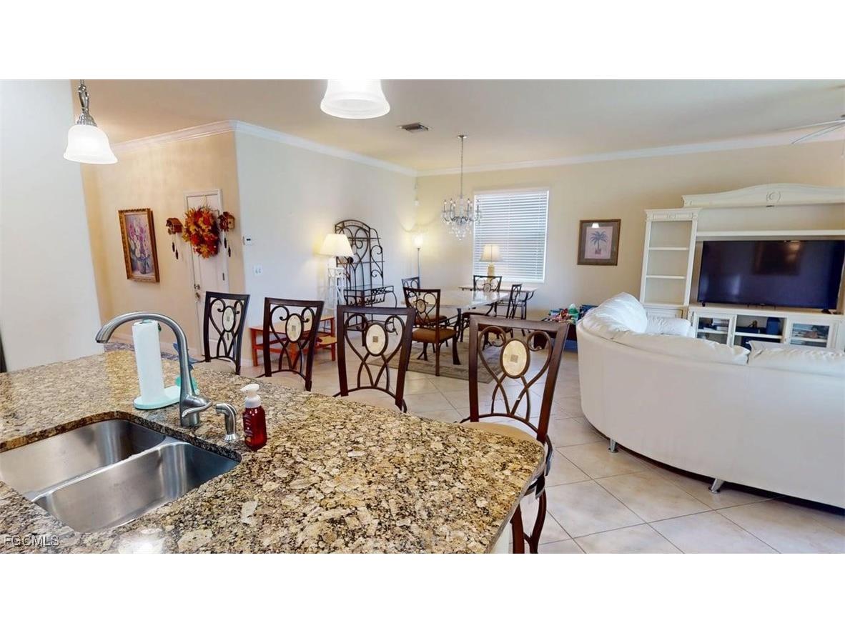 2571 Laurentina Lane Cape Coral FL 33909 2025014697 image12