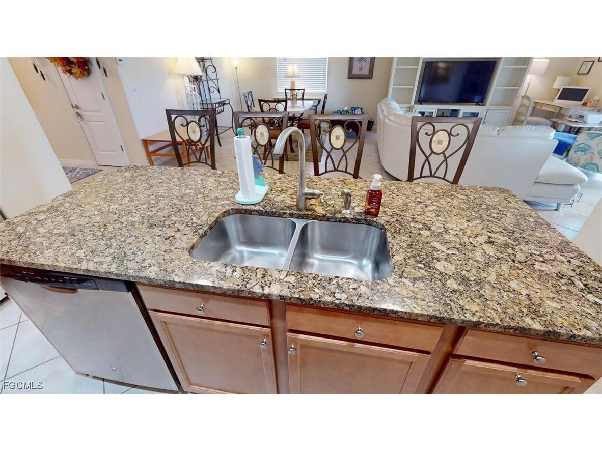 2571 Laurentina Lane Cape Coral FL 33909 2025014697 image14