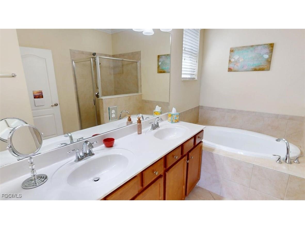 2571 Laurentina Lane Cape Coral FL 33909 2025014697 image24