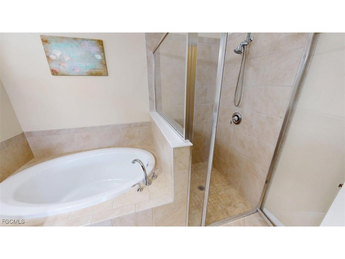 2571 Laurentina Lane Cape Coral FL 33909 2025014697 image25