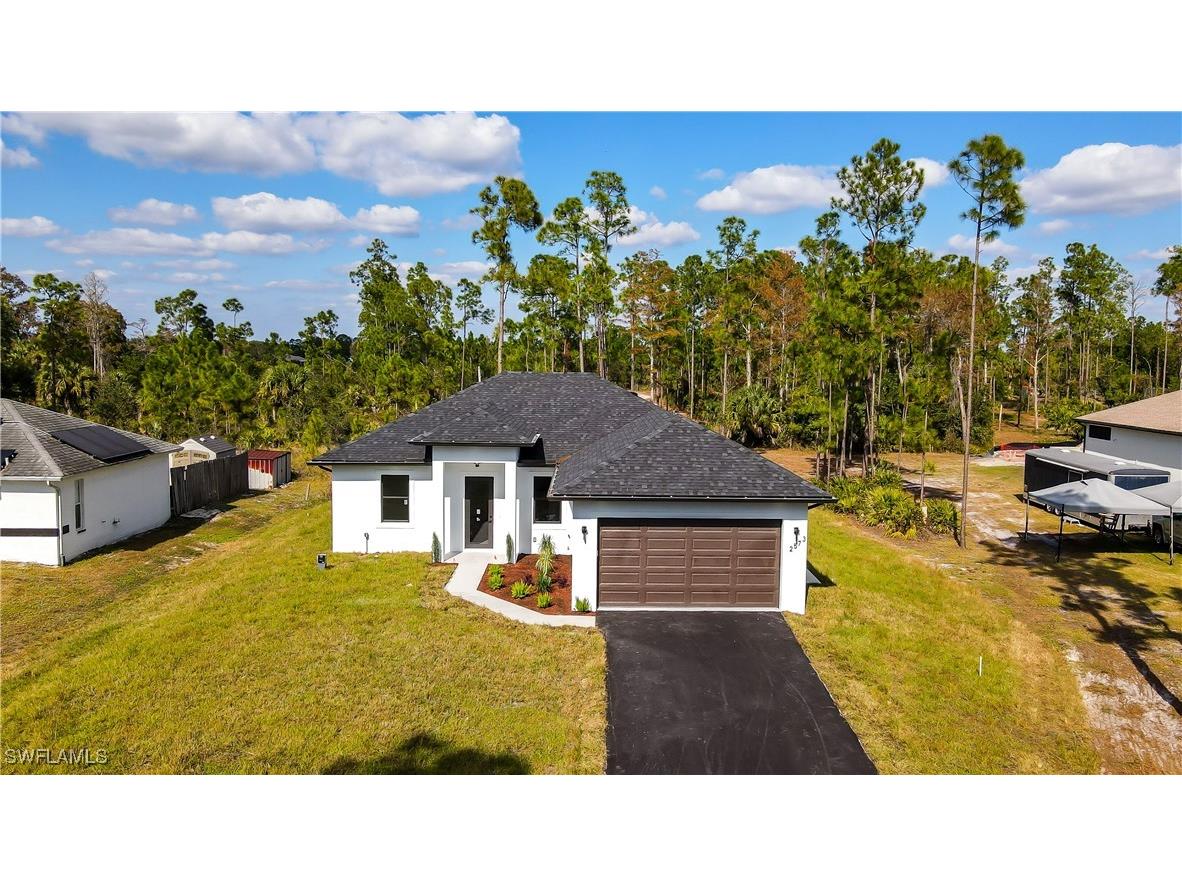2573 37th Avenue NE Naples FL 34120 225080664 image1