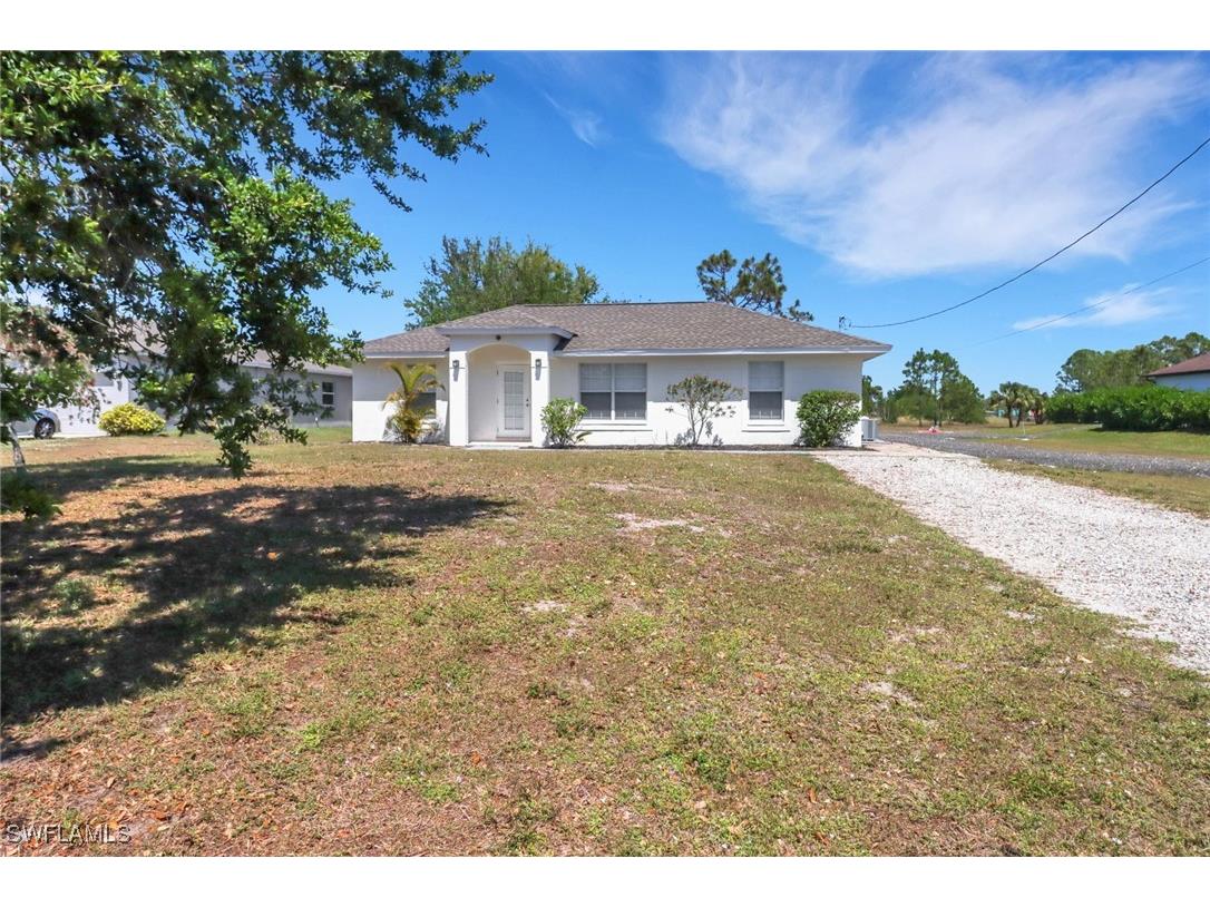 2575 39th Avenue NE Naples FL 34120 225039708 image1