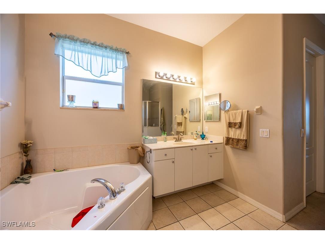 2579 Sawgrass Lake Court Cape Coral FL 33909 225038256 image27