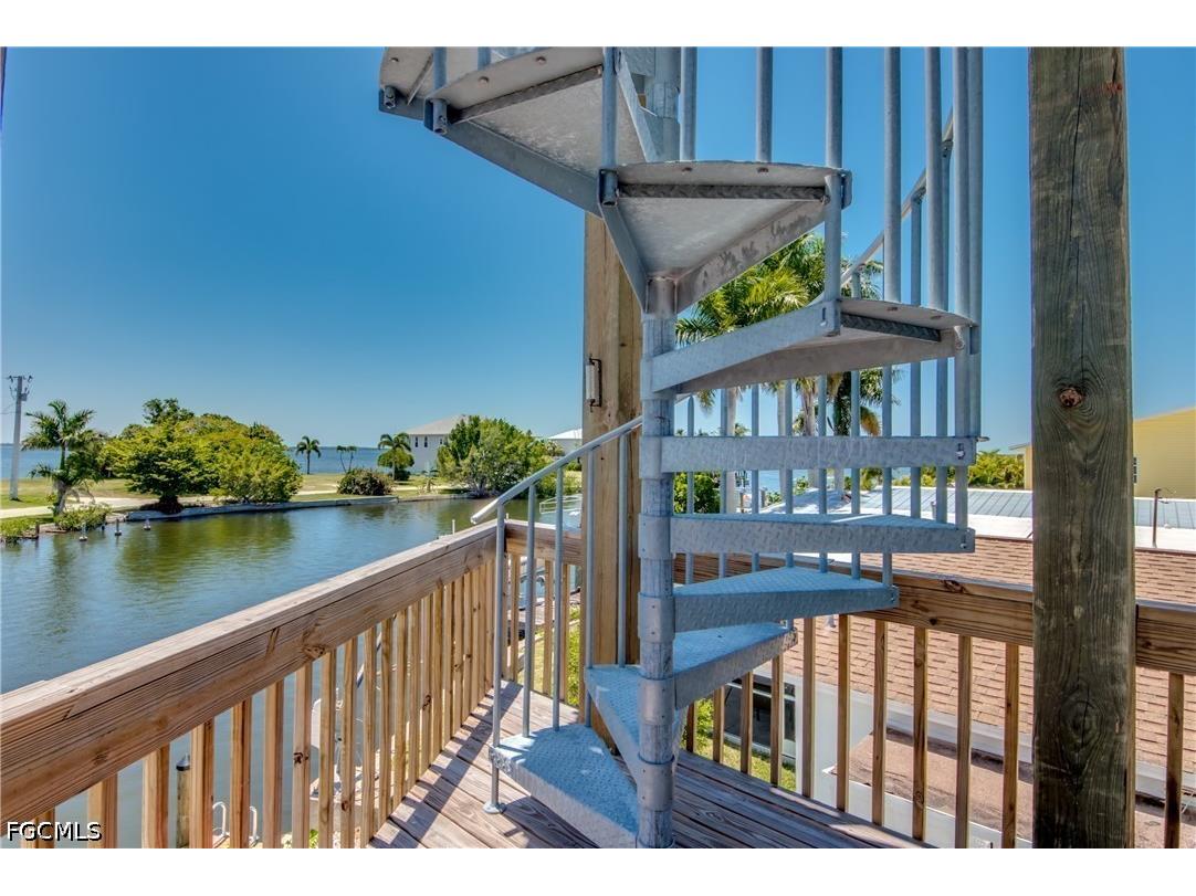 2579 Third Street Matlacha FL 33993 2026021764 image17