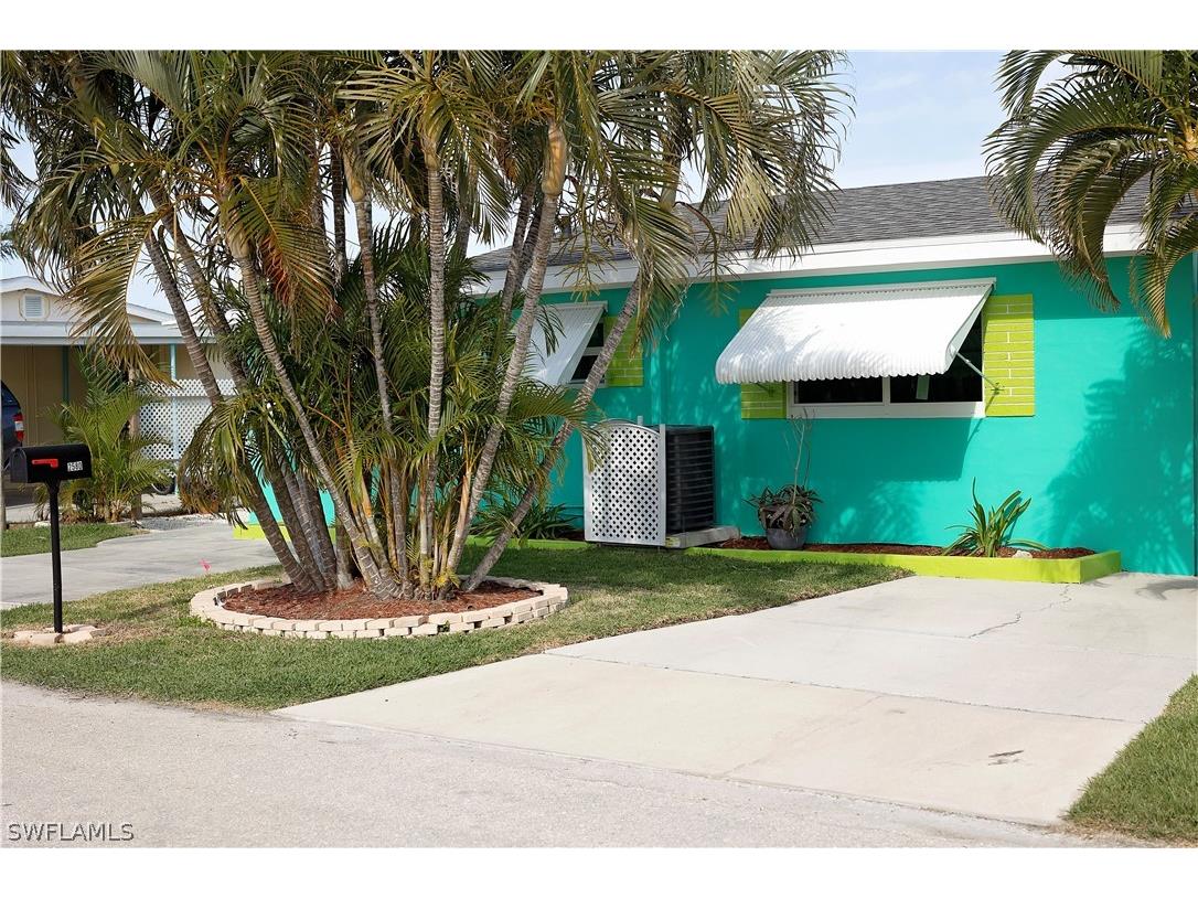 2580 Bayshore Drive Matlacha FL 33993 224028394 image1