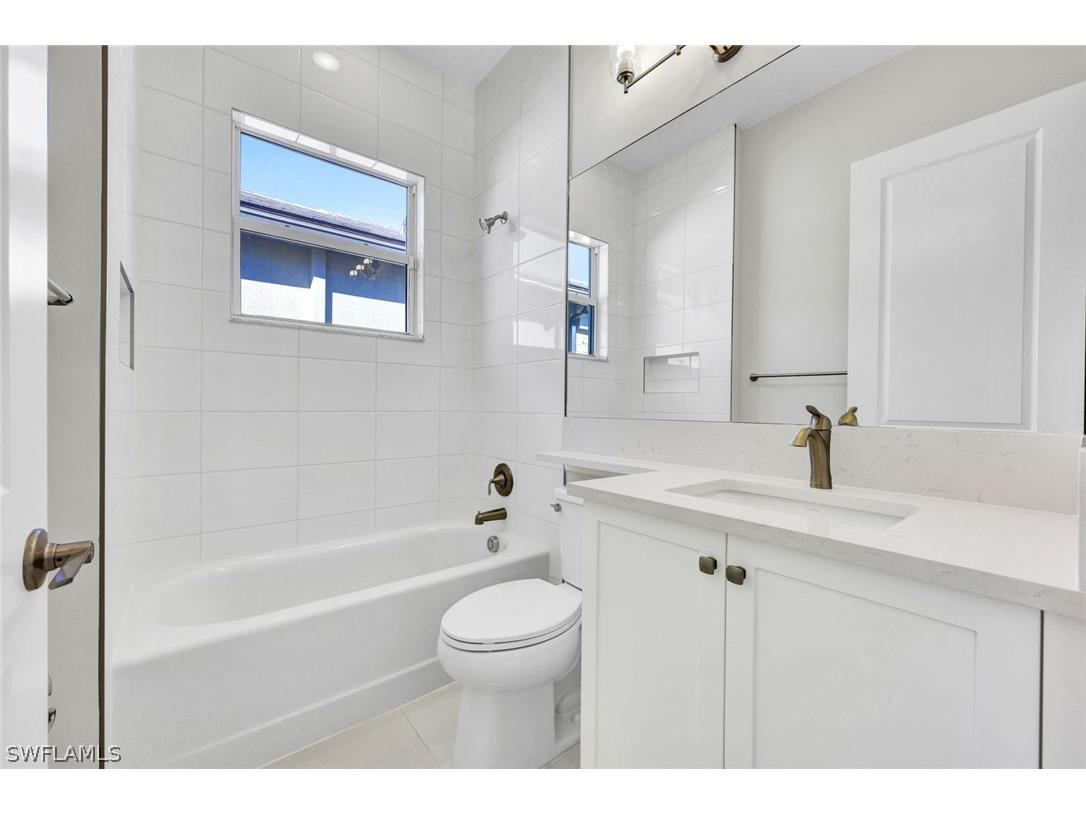 2581 Kingfisher Drive Naples FL 34112 225075154 image12