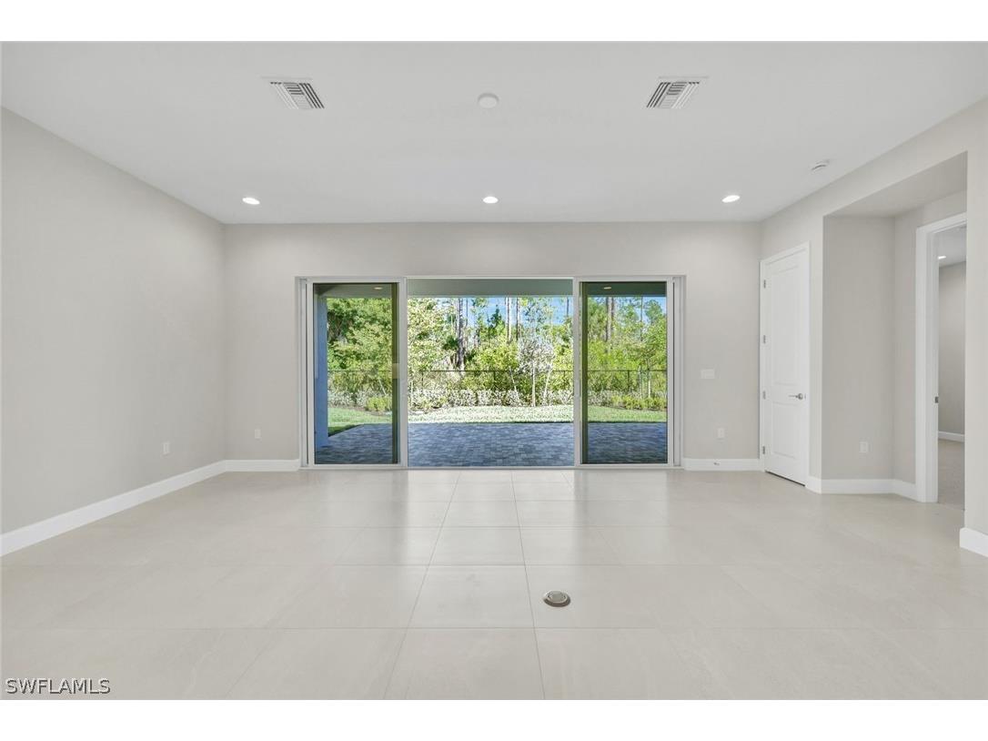 2581 Kingfisher Drive Naples FL 34112 225075154 image2