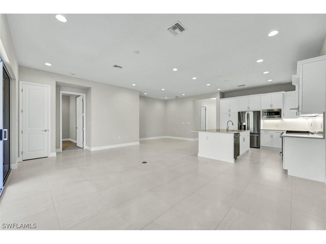 2581 Kingfisher Drive Naples FL 34112 225075154 image3