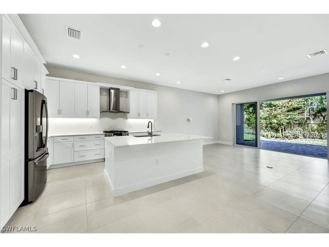 2581 Kingfisher Drive Naples FL 34112 225075154 image4