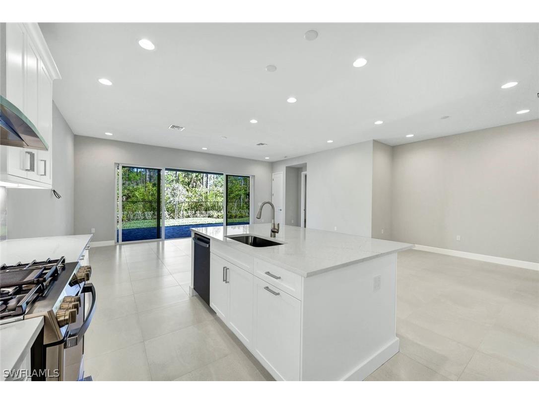 2581 Kingfisher Drive Naples FL 34112 225075154 image5