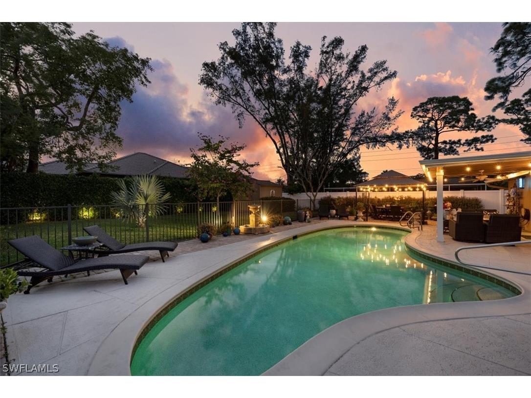 2585 Dawn Circle Naples FL 34103 224048239 image1