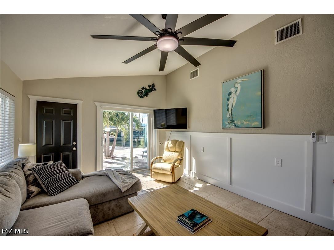 2589 Bayshore Drive Matlacha FL 33993 2026016796 image11