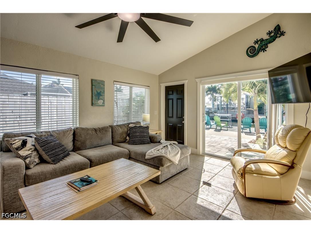 2589 Bayshore Drive Matlacha FL 33993 2026016796 image12