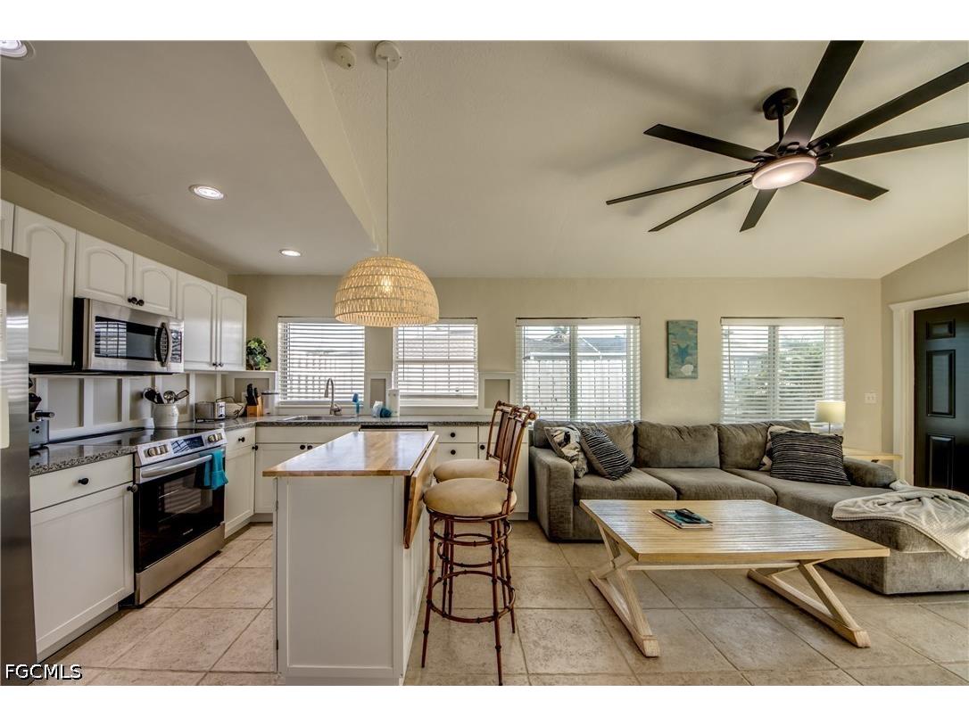 2589 Bayshore Drive Matlacha FL 33993 2026016796 image14