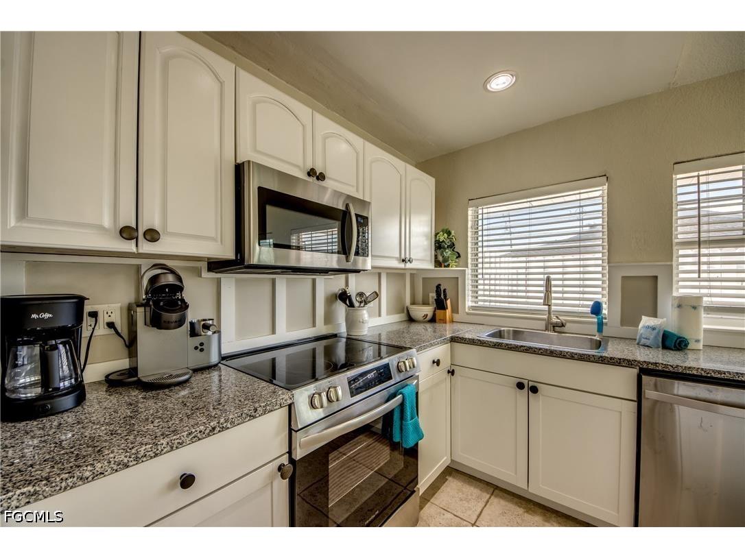2589 Bayshore Drive Matlacha FL 33993 2026016796 image18