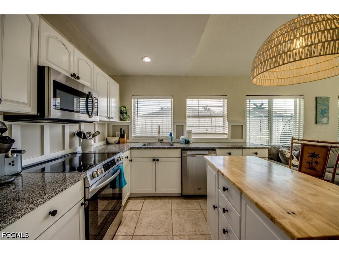 2589 Bayshore Drive Matlacha FL 33993 2026016796 image19