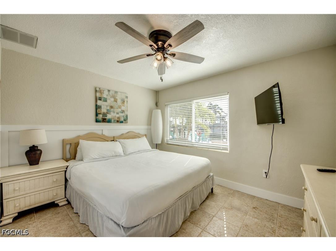 2589 Bayshore Drive Matlacha FL 33993 2026016796 image25