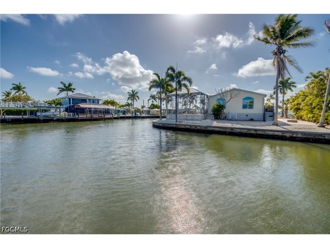 2589 Bayshore Drive Matlacha FL 33993 2026016796 image37