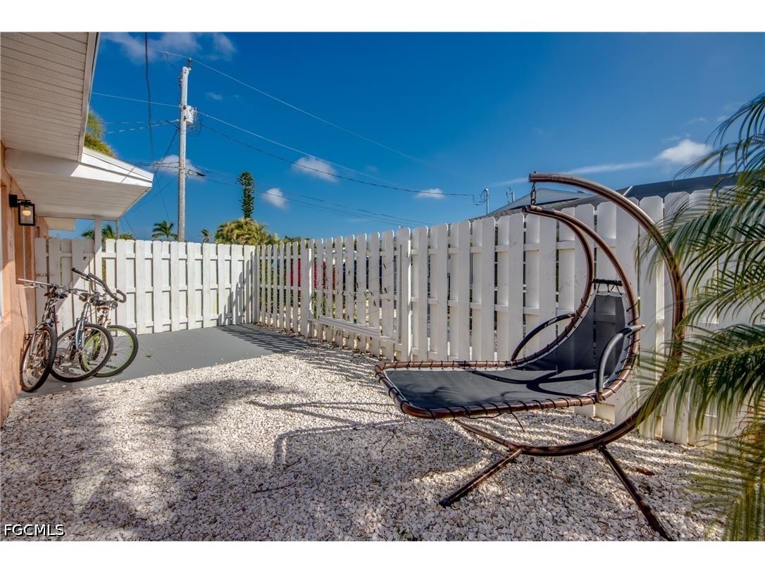 2589 Bayshore Drive Matlacha FL 33993 2026016796 image38