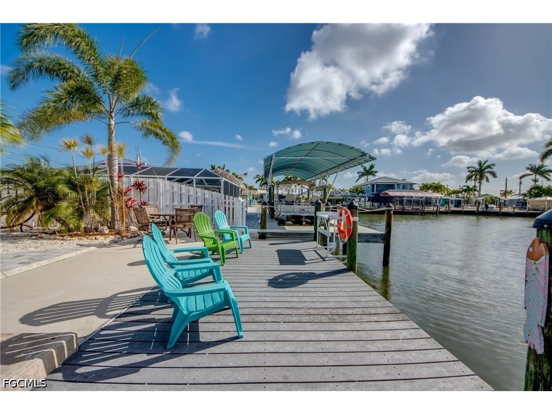 2589 Bayshore Drive Matlacha FL 33993 2026016796 image7