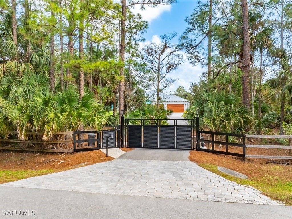 2590 2nd Street NW Naples FL 34120 226006021 image2