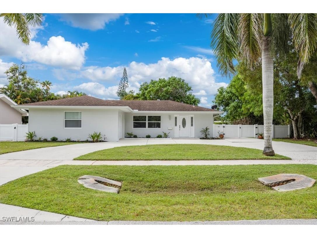 2590 Poinciana Street Naples FL 34105 225067672 image1