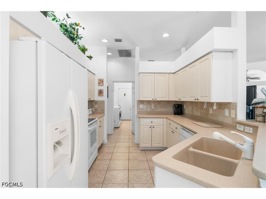 25900 Creekbend Drive Bonita Springs FL 34135 2026014790 image12