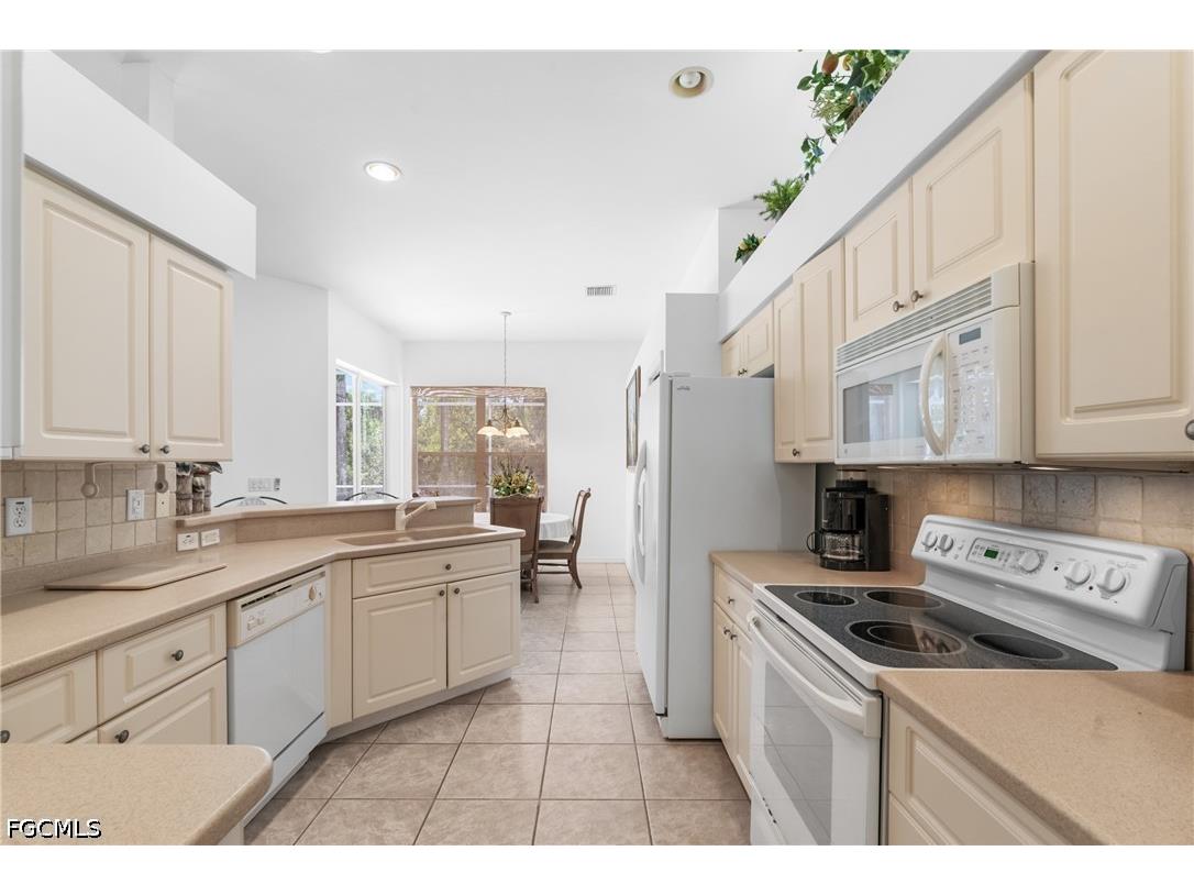 25900 Creekbend Drive Bonita Springs FL 34135 2026014790 image13