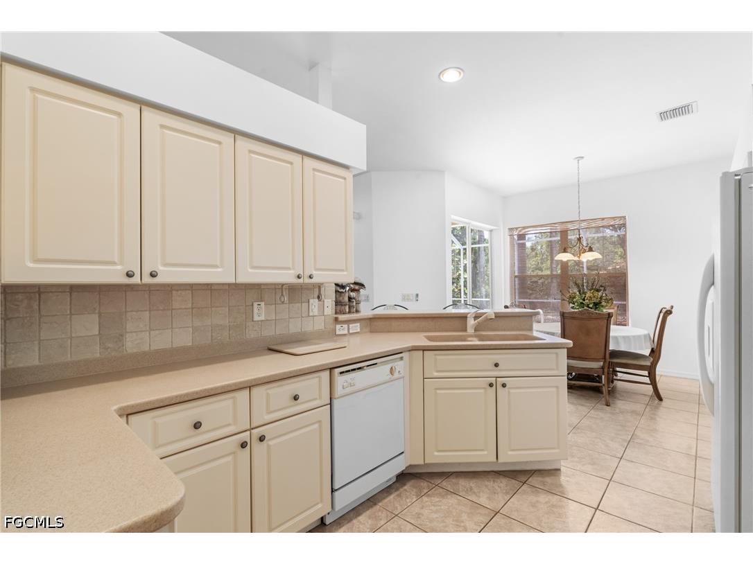 25900 Creekbend Drive Bonita Springs FL 34135 2026014790 image14