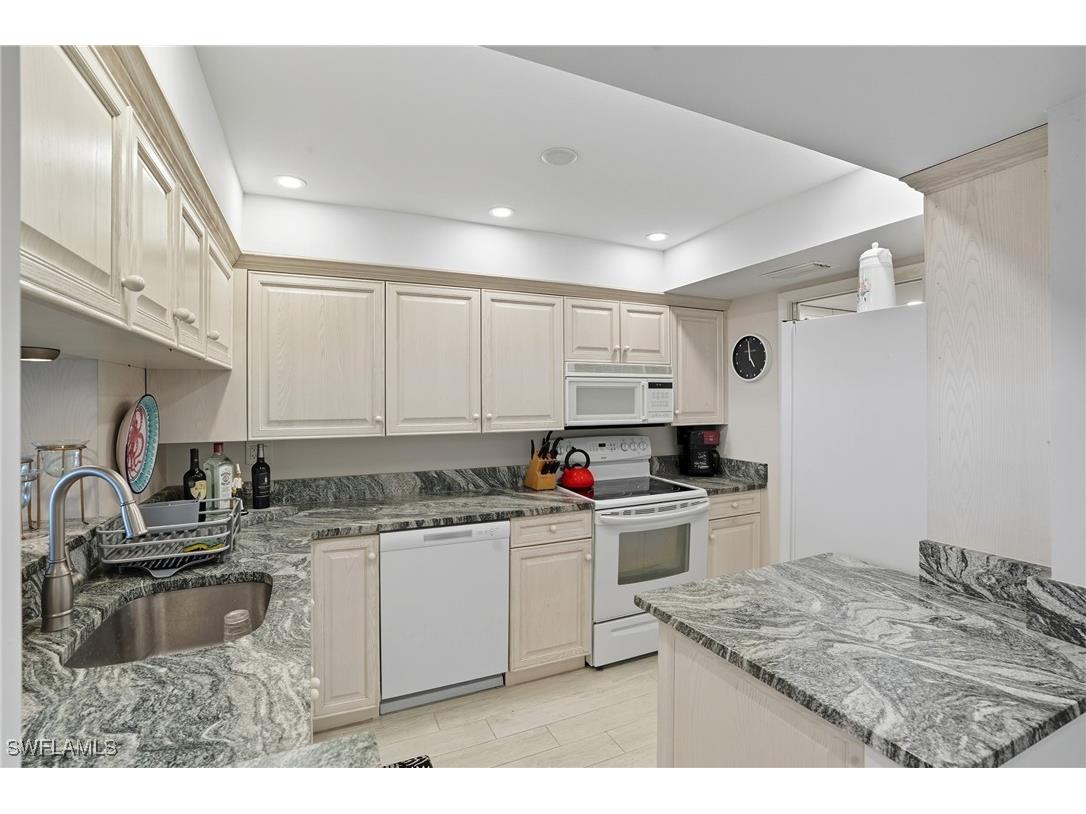 25900 Hickory Boulevard #305 Bonita Springs FL 34134 225085204 image7