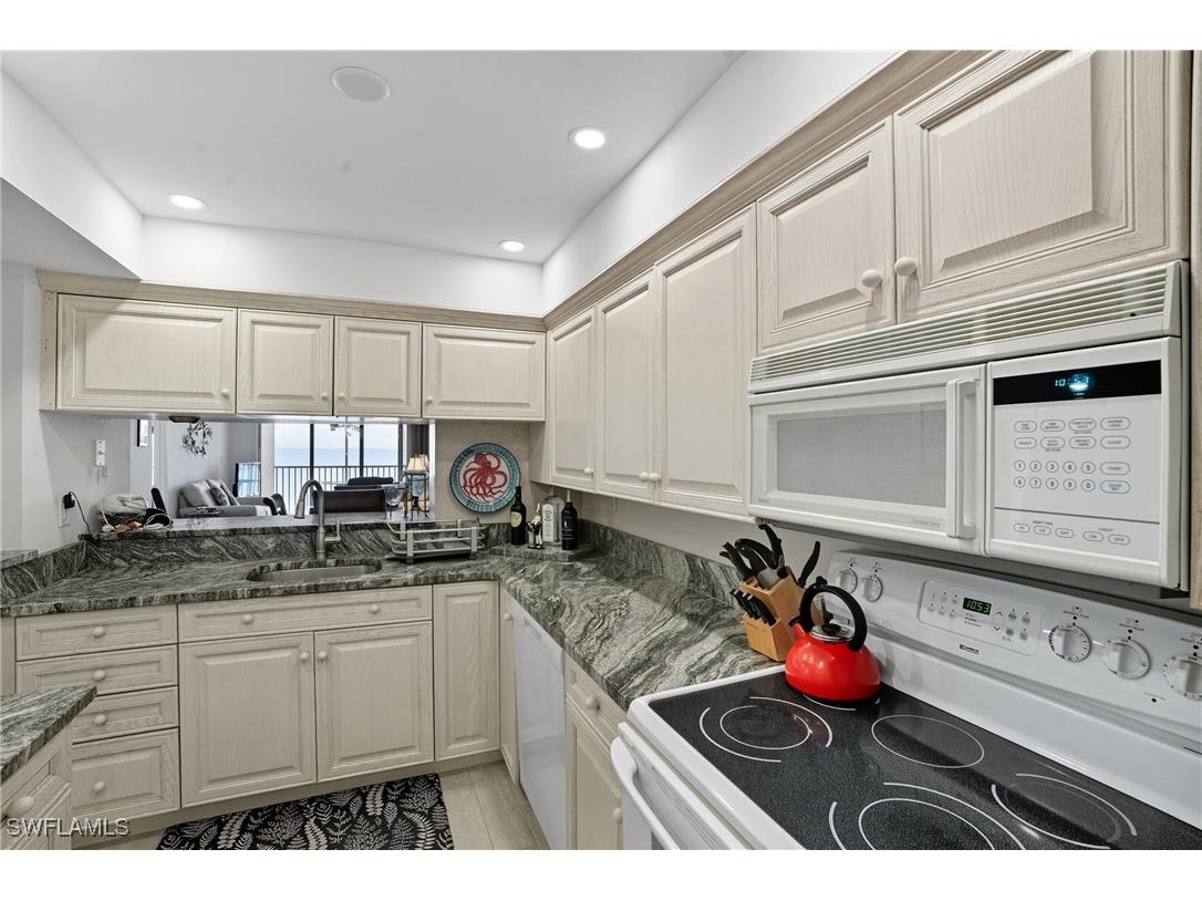 25900 Hickory Boulevard #305 Bonita Springs FL 34134 225085204 image8