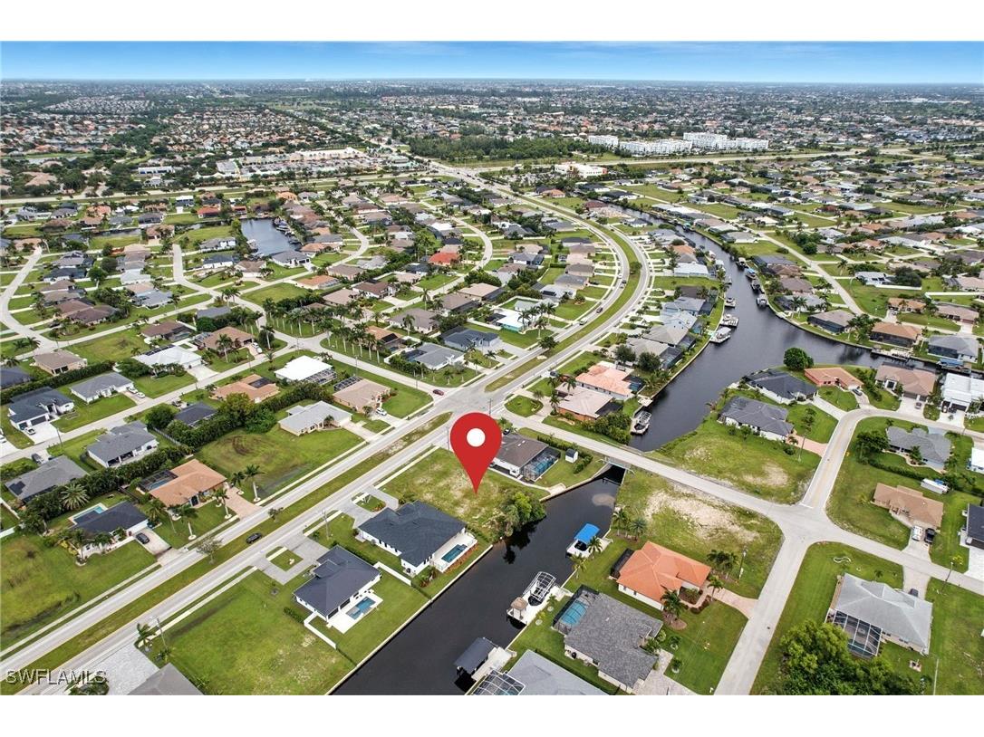 2592 Surfside Boulevard Cape Coral FL 33914 225068355 image1