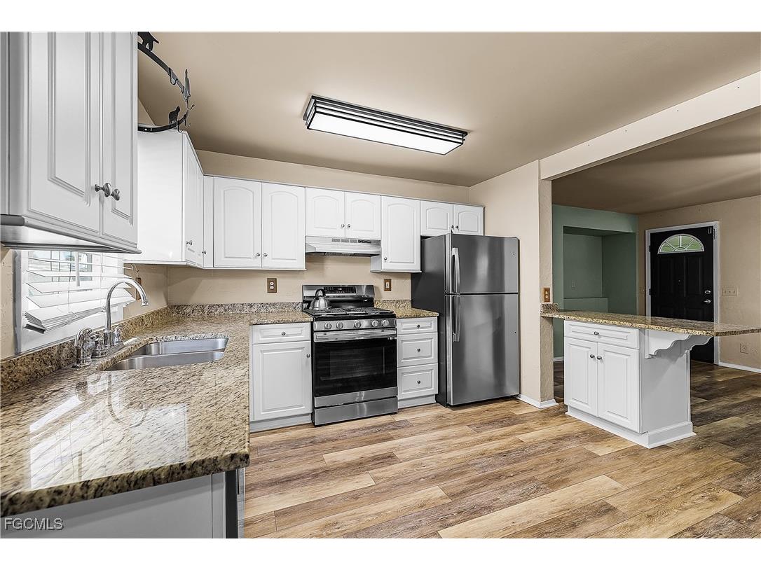 2592 York Road Saint James City FL 33956 2025016539 image13