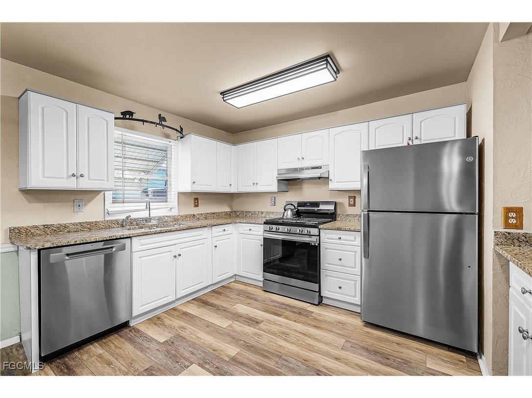 2592 York Road Saint James City FL 33956 2025016539 image14