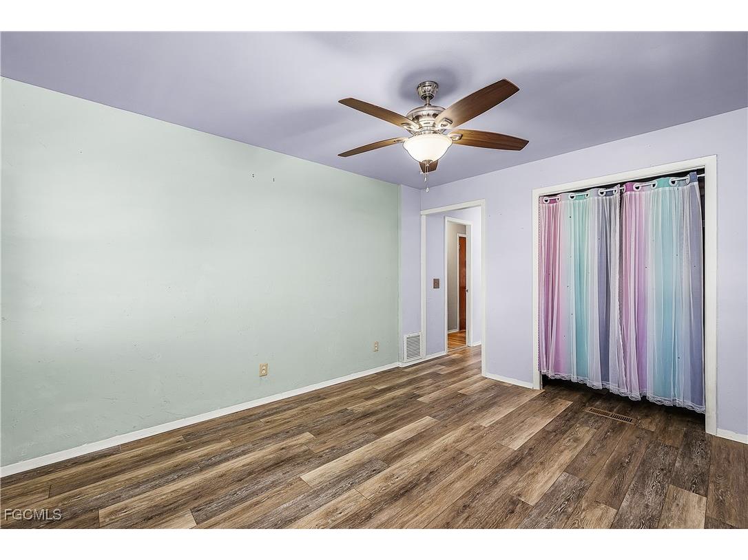 2592 York Road Saint James City FL 33956 2025016539 image19