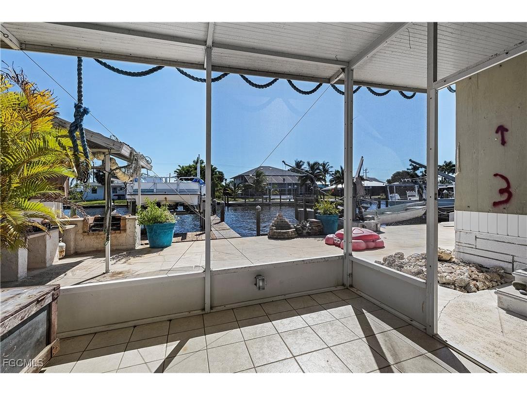 2592 York Road Saint James City FL 33956 2025016539 image5