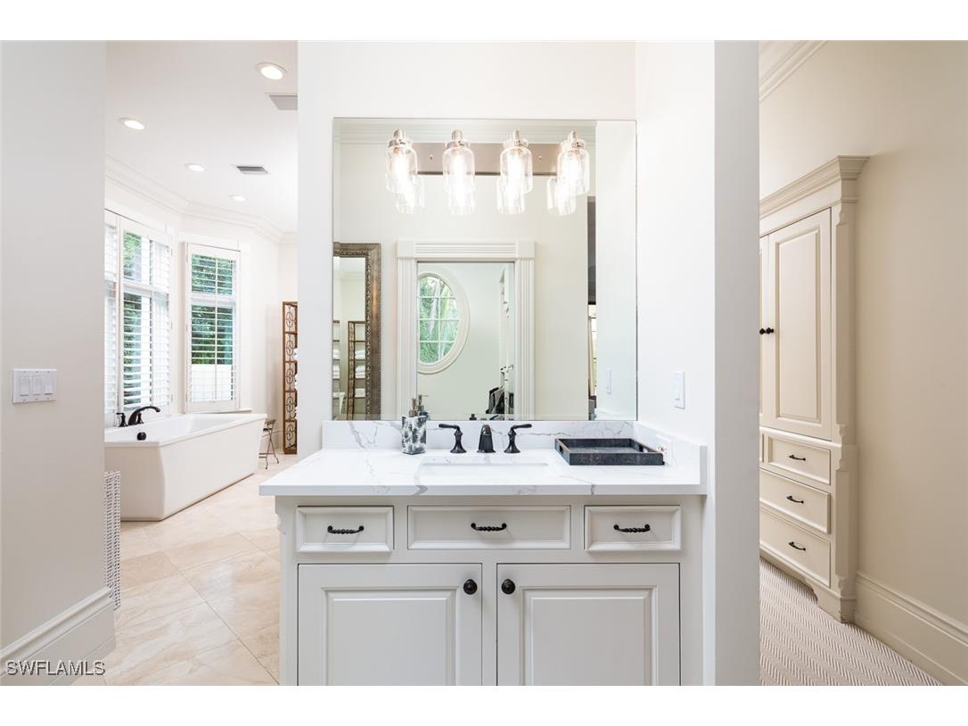 2595 Half Moon Walk Naples FL 34102 225054406 image18