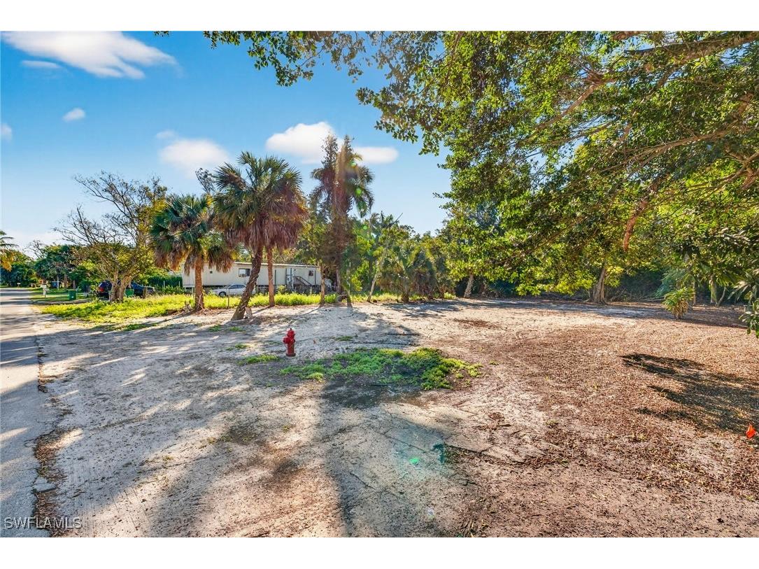 2596 Holly Avenue Naples FL 34112 226004454 image10