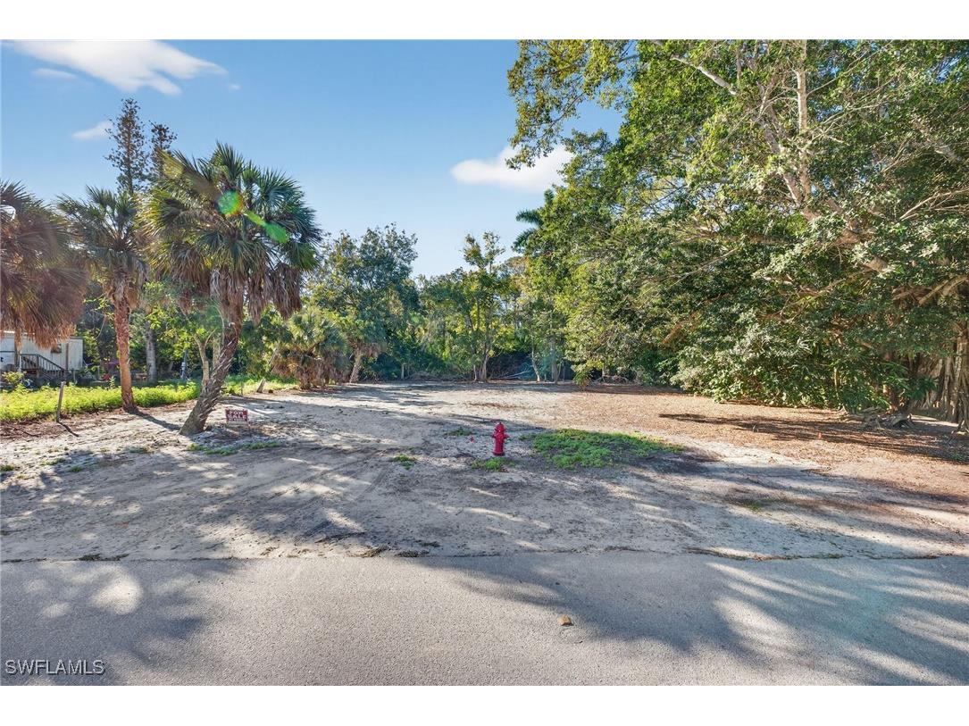 2596 Holly Avenue Naples FL 34112 226004454 image8