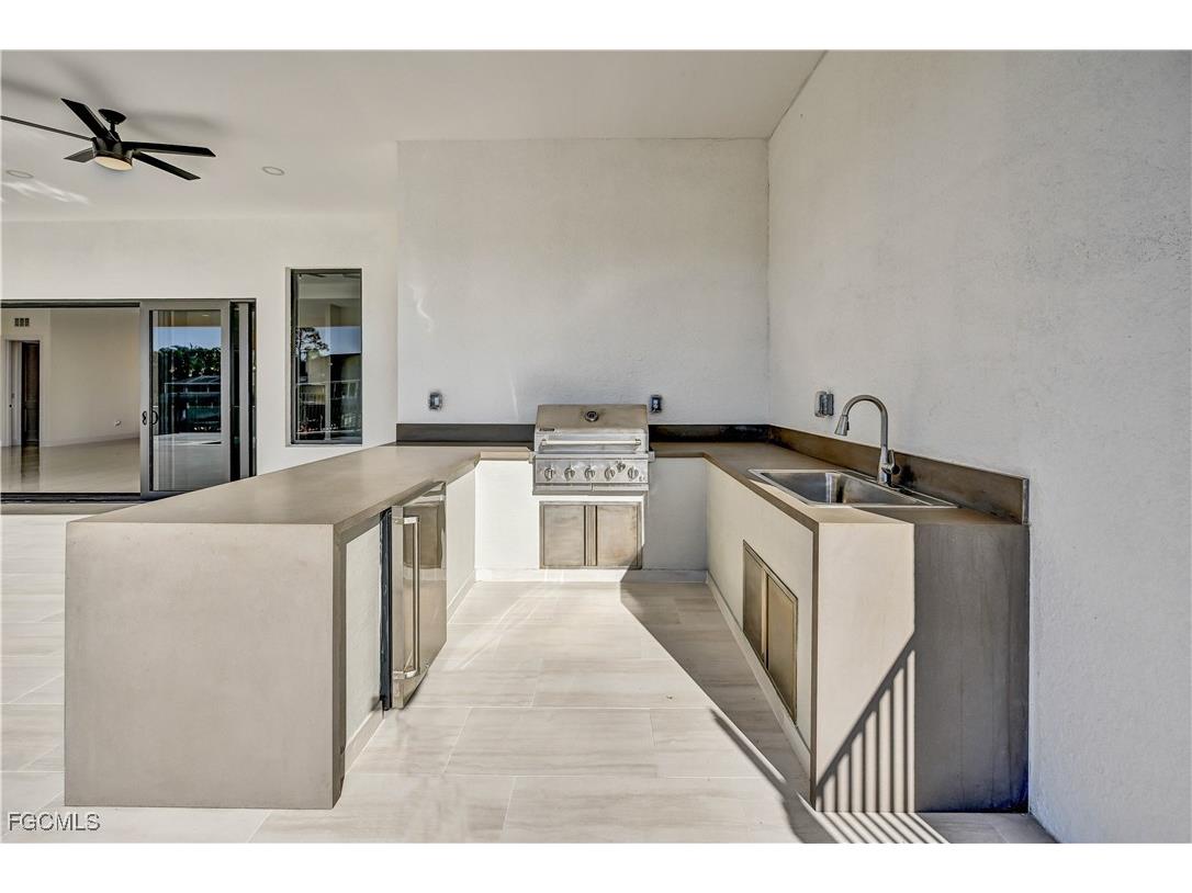 2596 Surfside Boulevard Cape Coral FL 33914 2025016755 image17