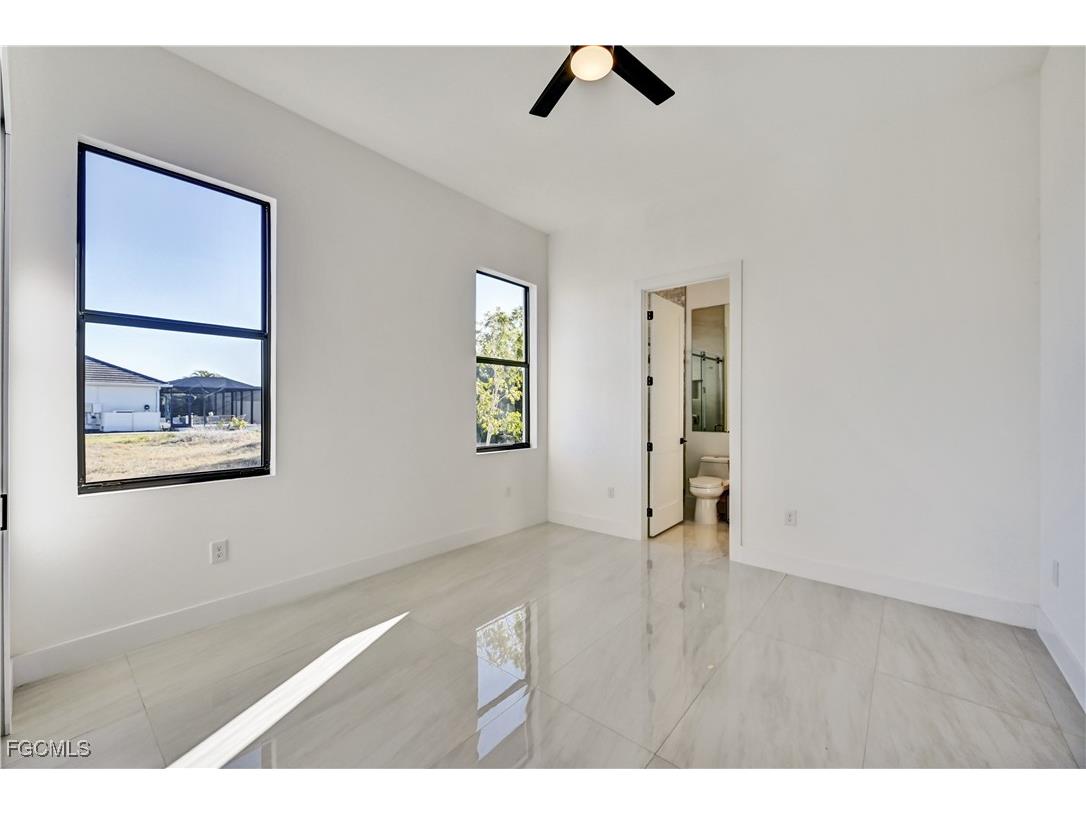 2596 Surfside Boulevard Cape Coral FL 33914 2025016755 image24