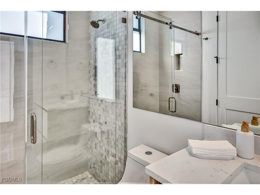 2596 Surfside Boulevard Cape Coral FL 33914 2025016755 image27