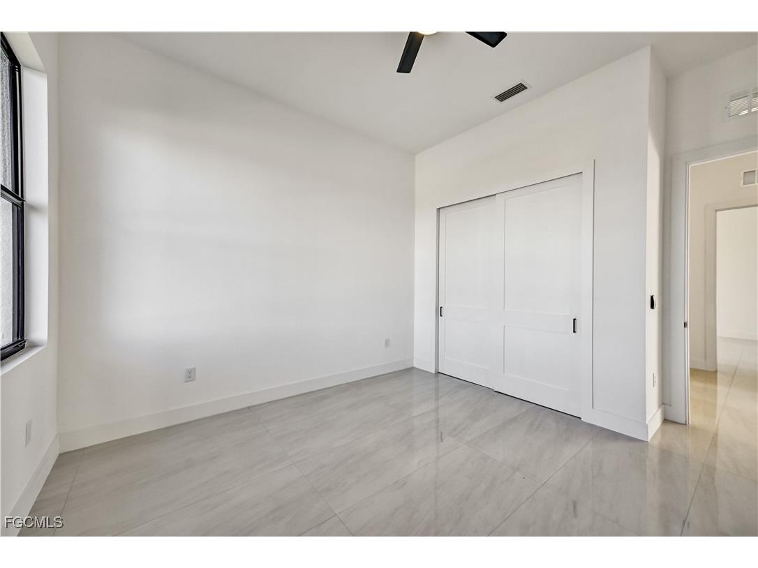 2596 Surfside Boulevard Cape Coral FL 33914 2025016755 image28